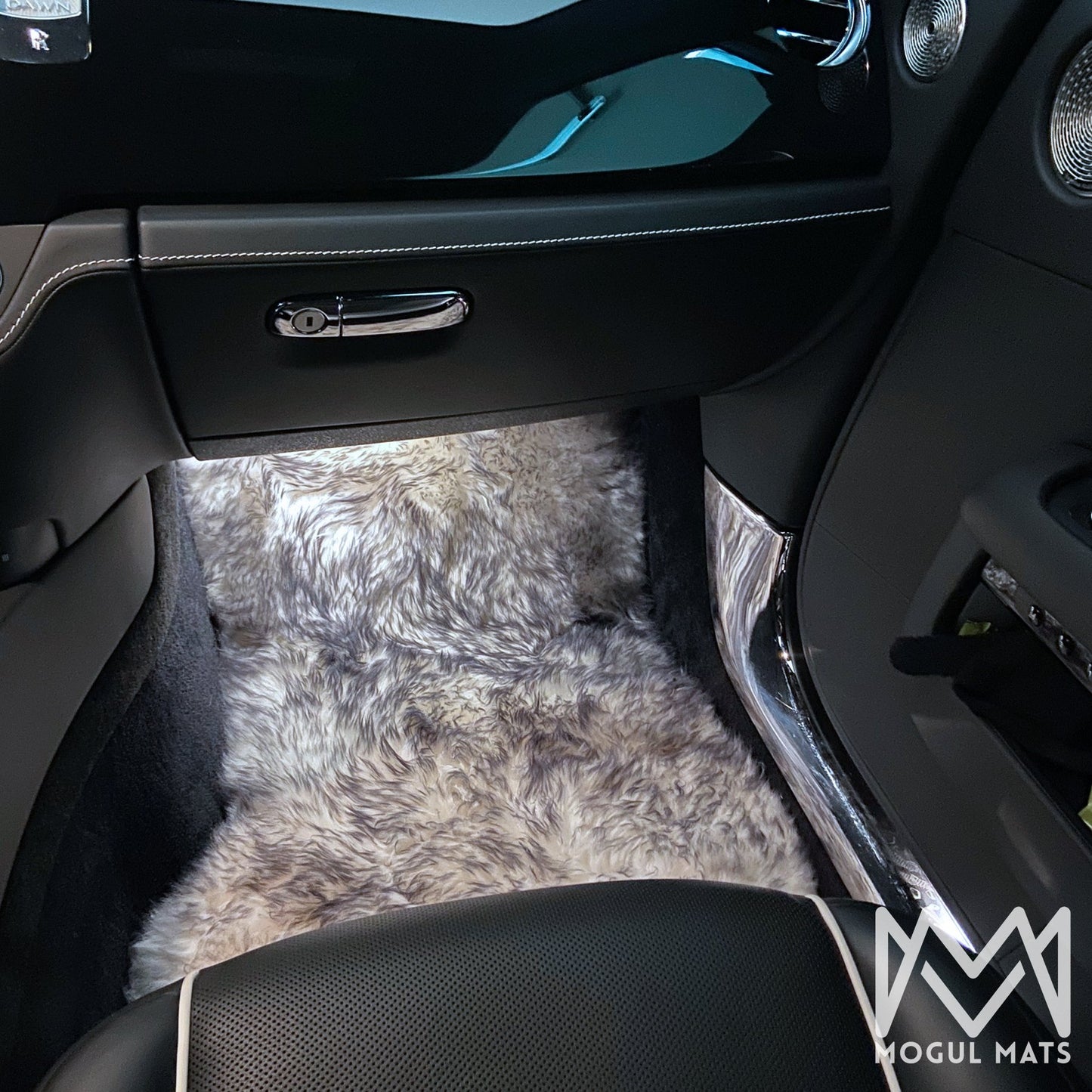 سجادات أرضية من جلد الغنم 4 قطع من Mogul لسيارة Rolls Royce Wraith